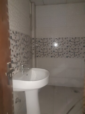 Master Bedroom in 2.5 BHK Apartment at Exotica Dreamville, Sector 16c Greater Noida – for Sale