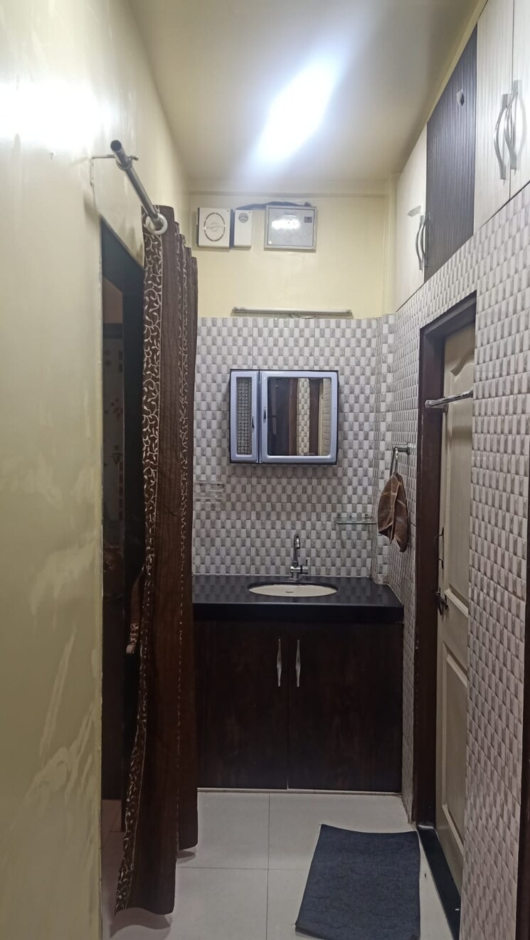 Bathroom, kohinoor-classy-marvel 2 Bedroom 1000 Sq.Ft. Apartment In Nigdi Pune 7864785