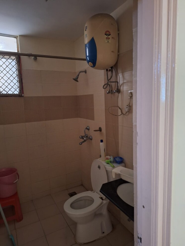 Bathroom, charms-castle 2 Bedroom 850 Sq.Ft. Apartment In Raj Nagar Extension Ghaziabad 7864810
