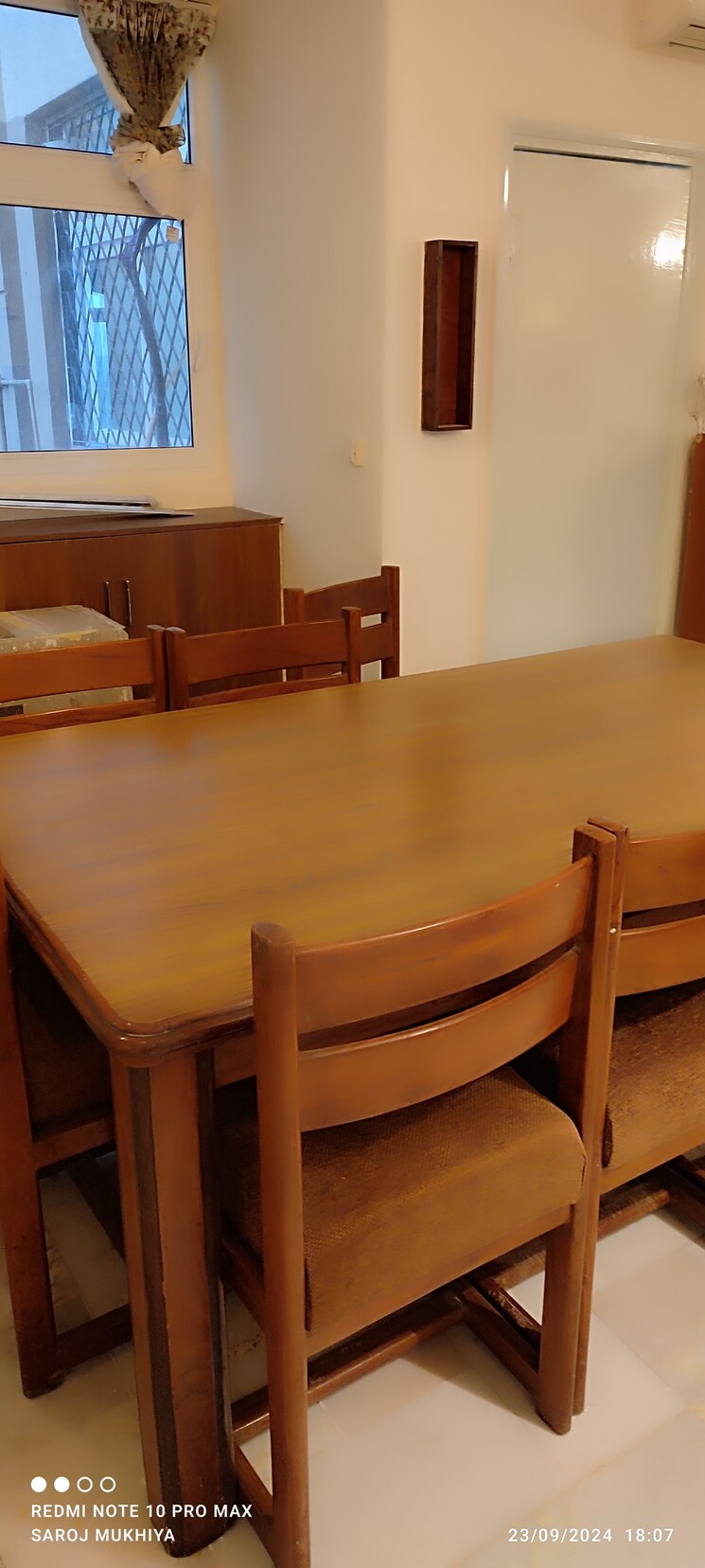 Living Room, dlf-silver-oaks 4 Bedroom 2100 Sq.Ft. Apartment In Sector 26 Gurgaon 7864819