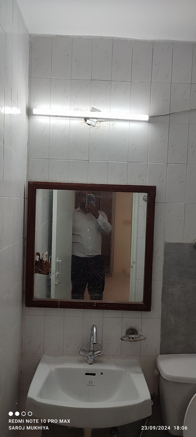 Bathroom, dlf-silver-oaks 4 Bedroom 2100 Sq.Ft. Apartment In Sector 26 Gurgaon 7864819