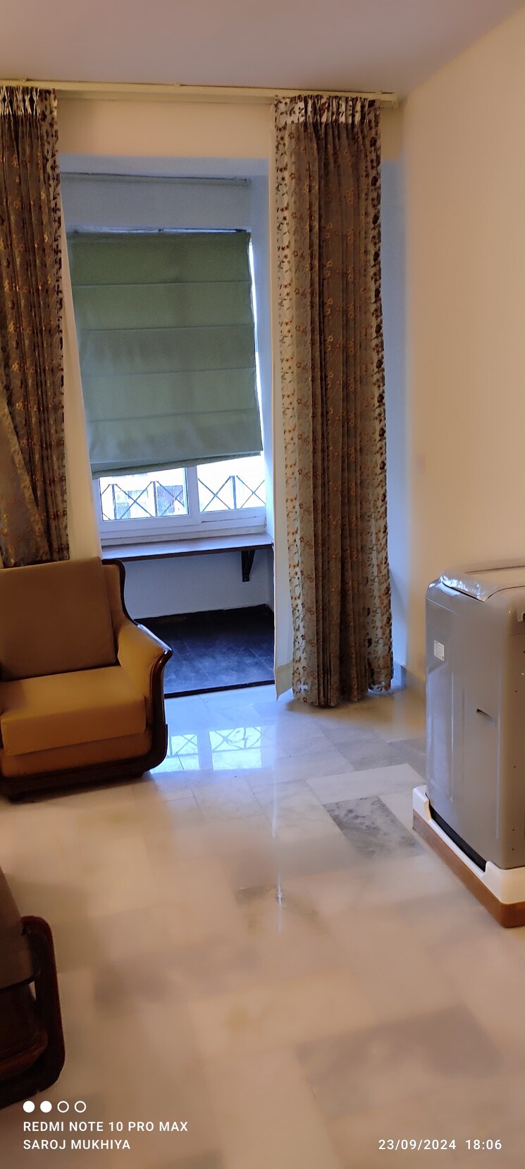 Living Room, dlf-silver-oaks 4 Bedroom 2100 Sq.Ft. Apartment In Sector 26 Gurgaon 7864819