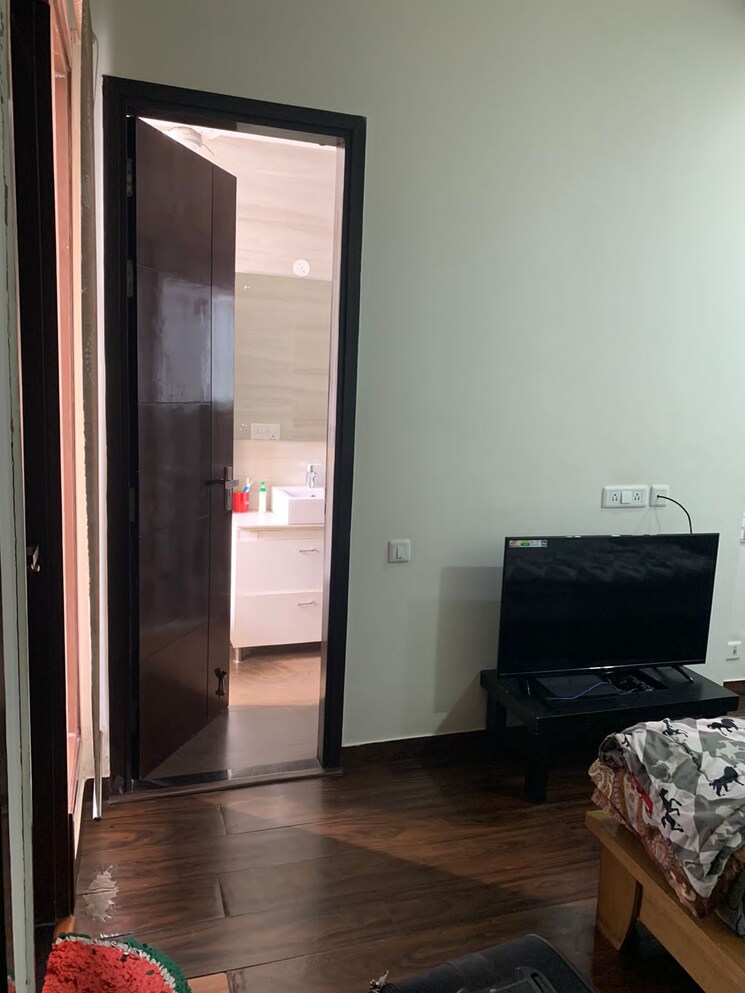 Room, dlf-cyber-city 3 Bedroom 215 Sq.Yd. Builder Floor In Sector 24 Gurgaon 7864891