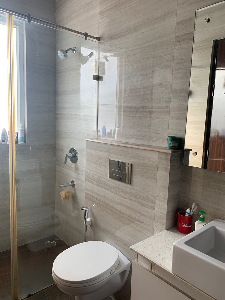 Bathroom, dlf-cyber-city 3 Bedroom 215 Sq.Yd. Builder Floor In Sector 24 Gurgaon 7864891