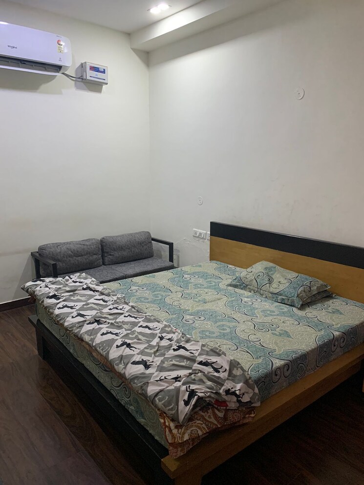 Bedroom, dlf-cyber-city 3 Bedroom 215 Sq.Yd. Builder Floor In Sector 24 Gurgaon 7864891