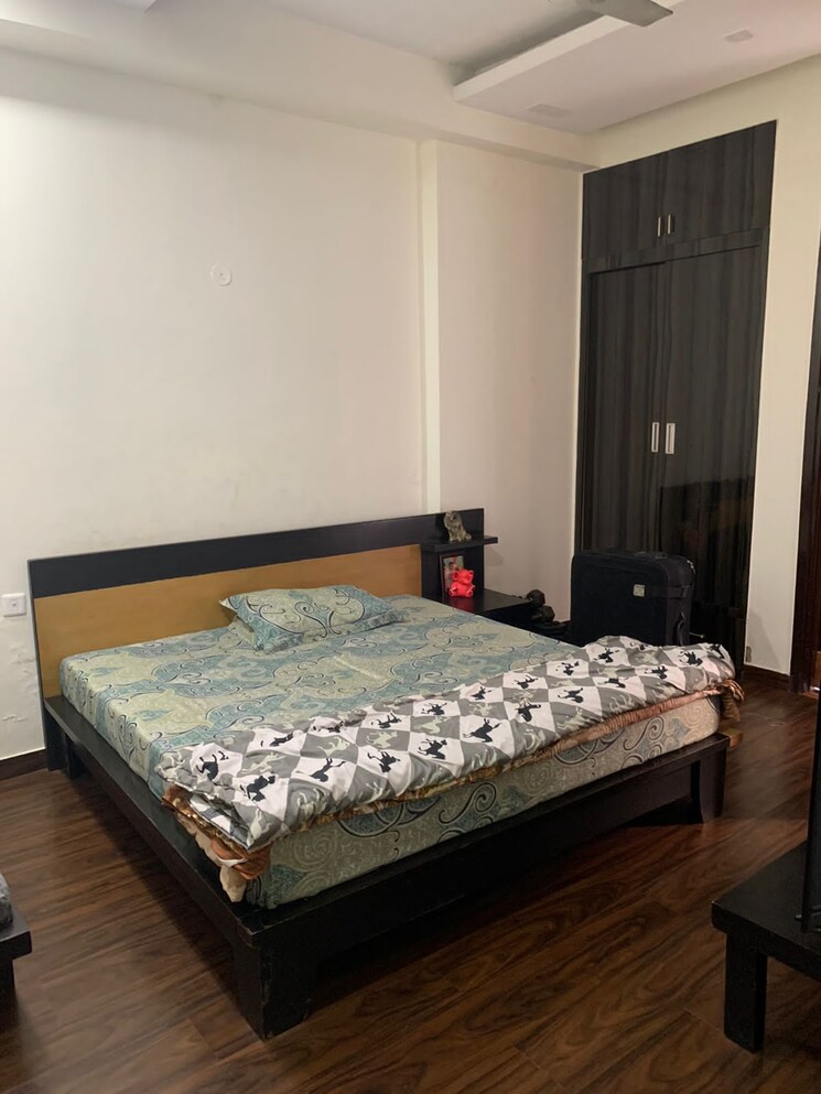 Bedroom, dlf-cyber-city 3 Bedroom 215 Sq.Yd. Builder Floor In Sector 24 Gurgaon 7864891