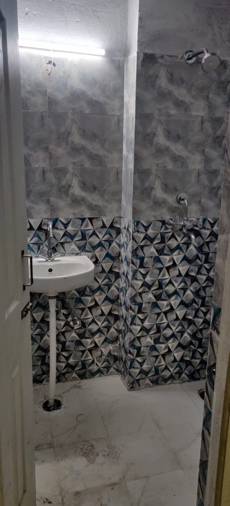 Bathroom, km-residency 2 Bedroom 950 Sq.Ft. Apartment In Raj Nagar Extension Ghaziabad 7864920