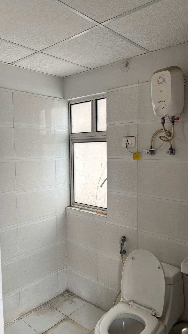 Bathroom, mehak-jeevan 2 Bedroom 807 Sq.Ft. Apartment In Raj Nagar Extension Ghaziabad 7865080