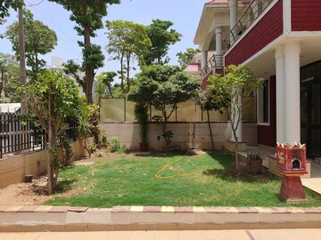 Master Bedroom in 5 BHK Villa at M3M Atrium, Sector 57 – for Sale