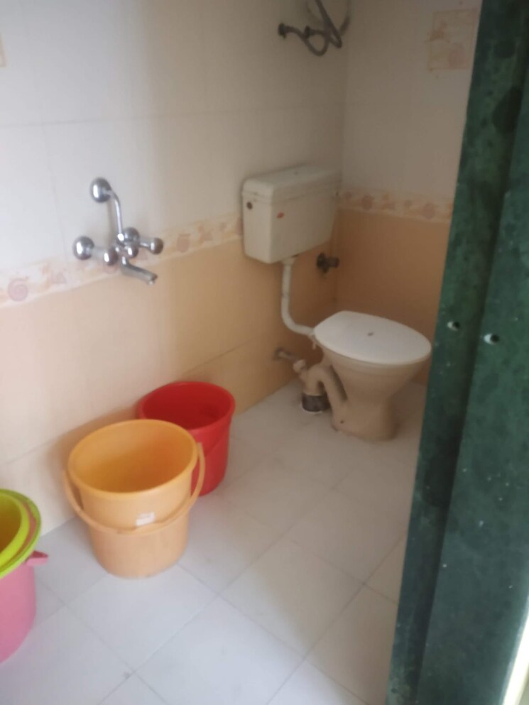 Bathroom, runal-deepmala 3 Bedroom 1150 Sq.Ft. Apartment In Pimple Saudagar Pune 7865303
