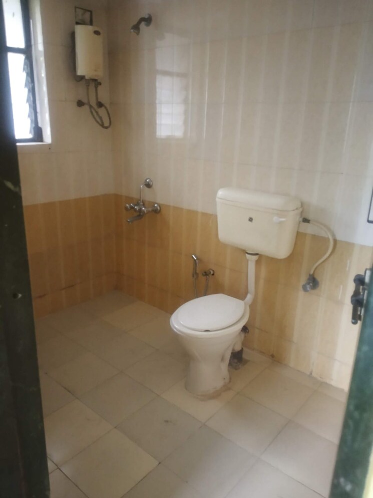Bathroom, runal-deepmala 3 Bedroom 1150 Sq.Ft. Apartment In Pimple Saudagar Pune 7865303