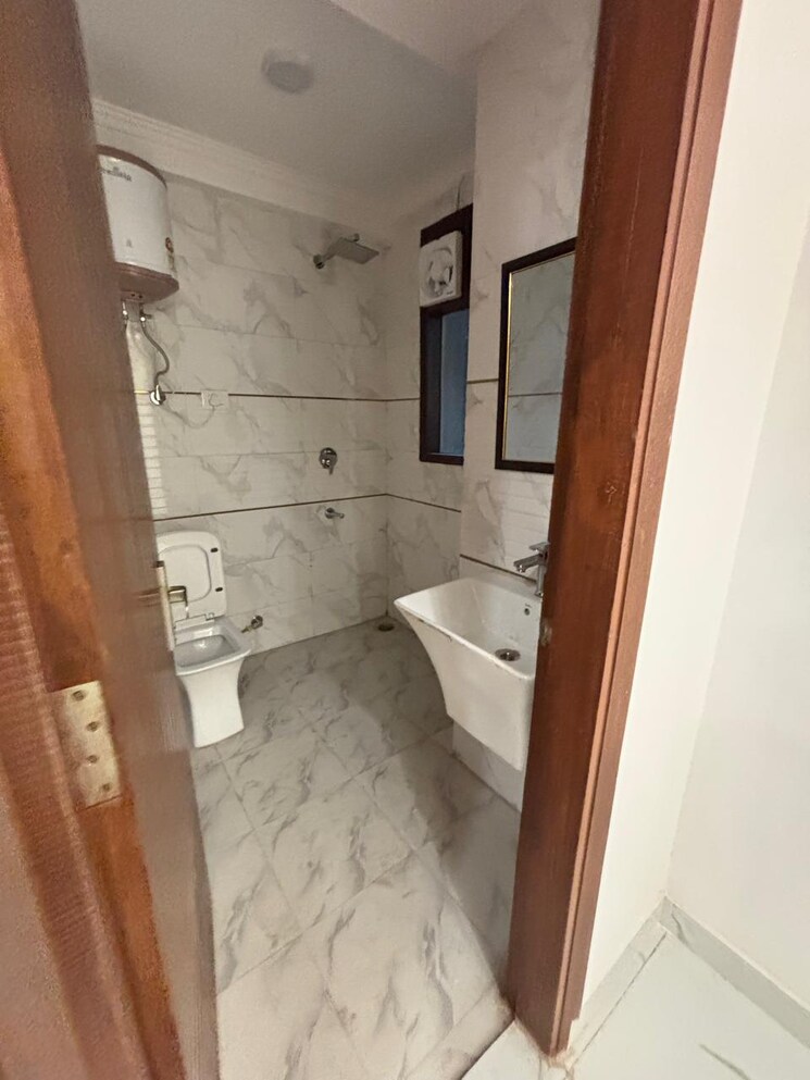 Attached Bathroom, kandivali west 2 Bedroom 756 Sq.Ft. Apartment In Kandivali West Mumbai 7865405