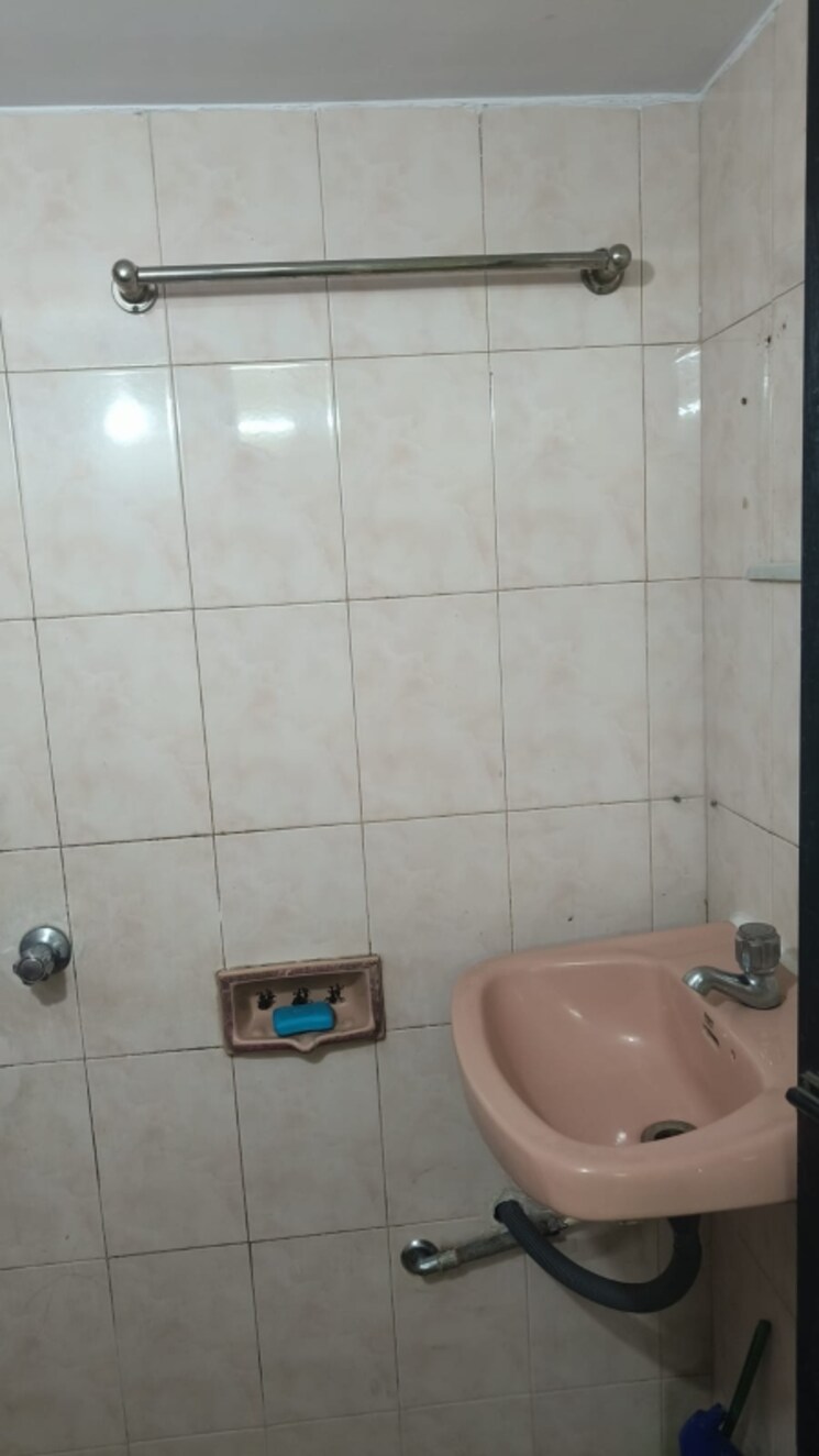 Bathroom, silver-nook-chs 2 Bedroom 750 Sq.Ft. Apartment In Santacruz East Mumbai 7865538