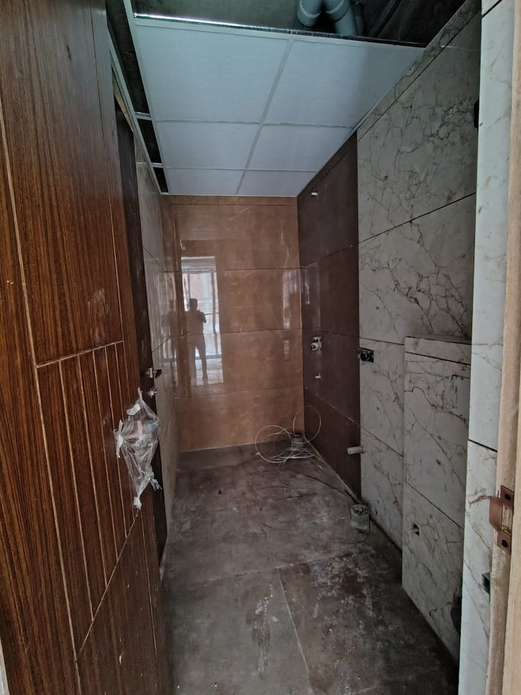 Bathroom, sector 73 3 Bedroom 1600 Sq.Ft. Builder Floor In Sector 73 Noida 7866011