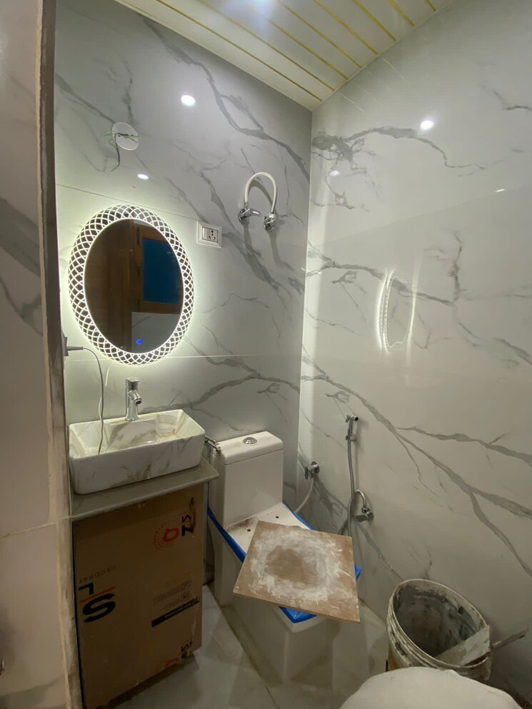 Bathroom, sector 73 3 Bedroom 1450 Sq.Ft. Builder Floor In Sector 73 Noida 7866330