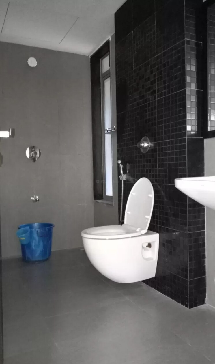 Bathroom, puranik-city 3 Bedroom 890 Sq.Ft. Apartment In Kasarvadavali Thane 7866865