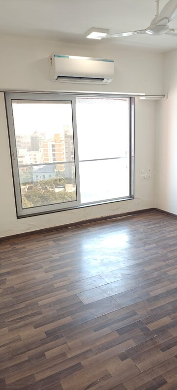 Room in 3 BHK Apartment at Acropolis CHS, Vile Parle West – for Rent