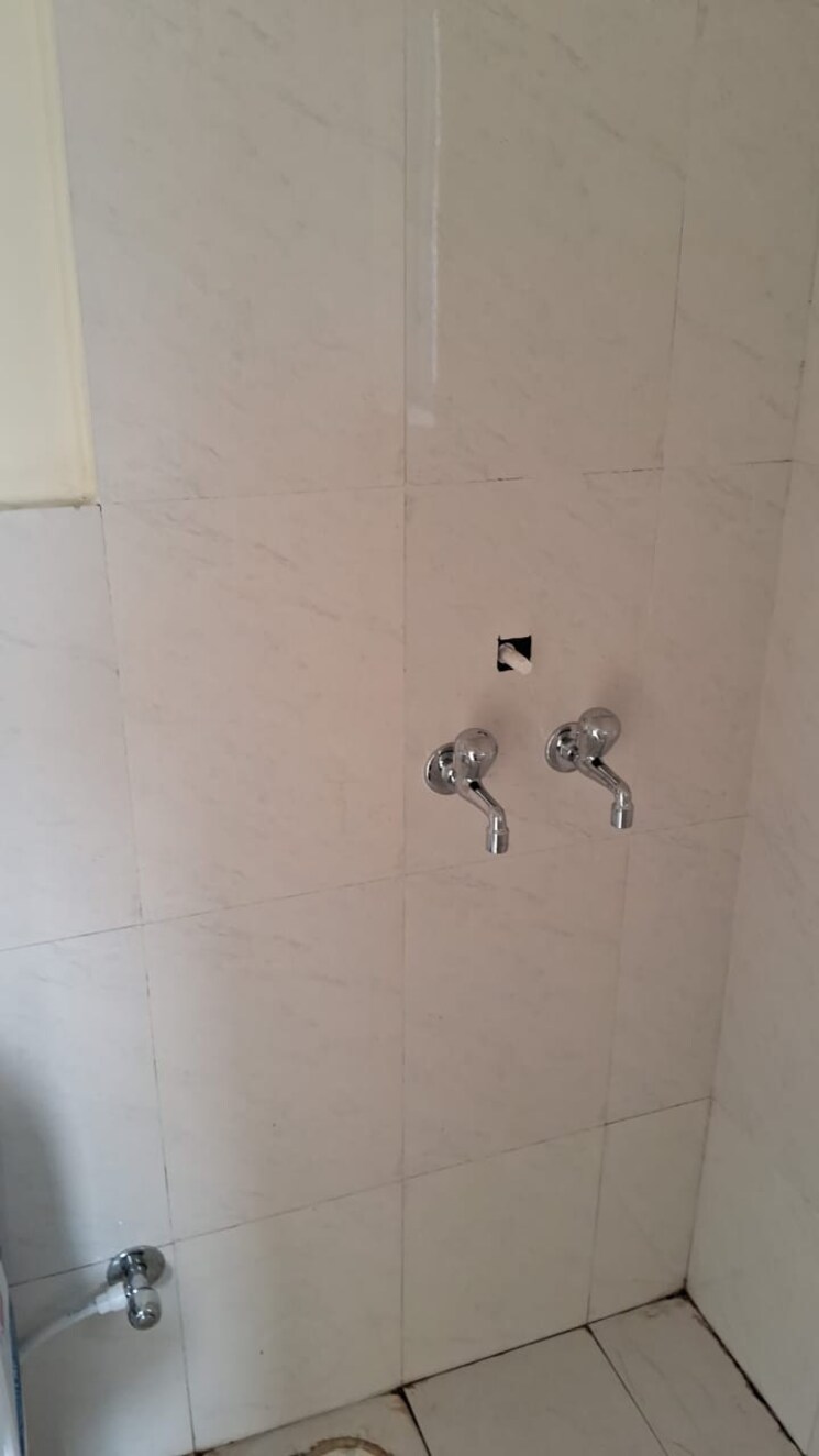 Bathroom, suncity-avenue-76 2 Bedroom 735 Sq.Ft. Apartment In Sector 76 Gurgaon 7866701