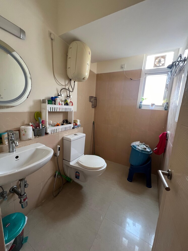 Master Bedroom, emaar-emerald-floors-premier 4 Bedroom 1975 Sq.Ft. Apartment In Sector 65 Gurgaon 7867059