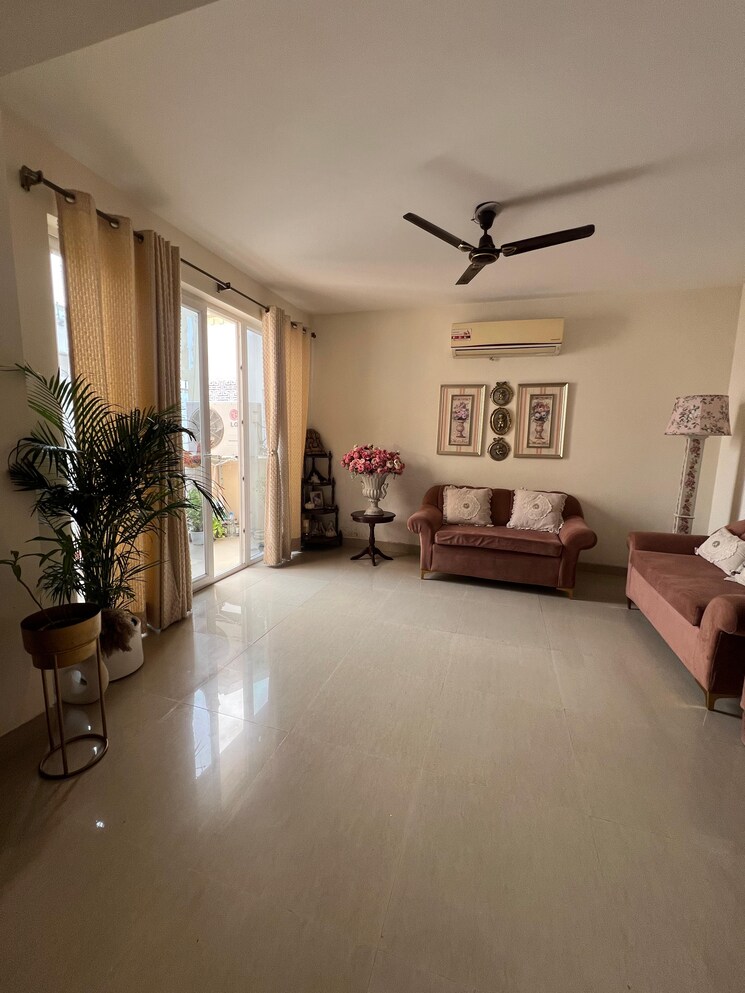 Living Room, emaar-emerald-floors-premier 4 Bedroom 1975 Sq.Ft. Apartment In Sector 65 Gurgaon 7867059