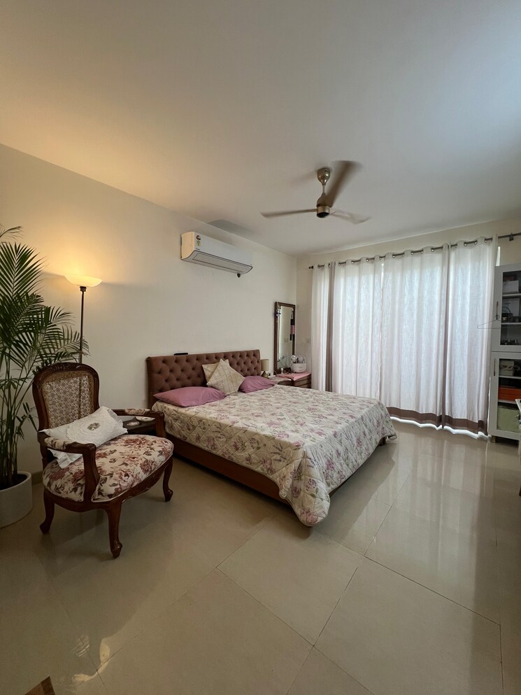 Living Room, emaar-emerald-floors-premier 4 Bedroom 1975 Sq.Ft. Apartment In Sector 65 Gurgaon 7867059