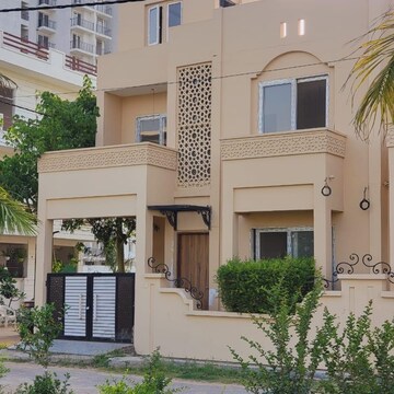  Plot – Exterior View View at Sultanpur Road - for Sale