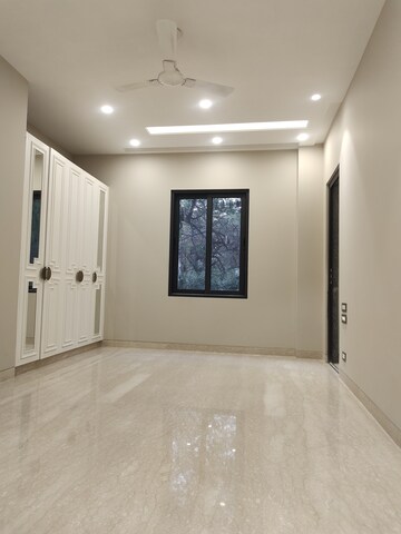 Building Lobby in 3 BHK Builder Floor at Nehru Enclave – for Sale
