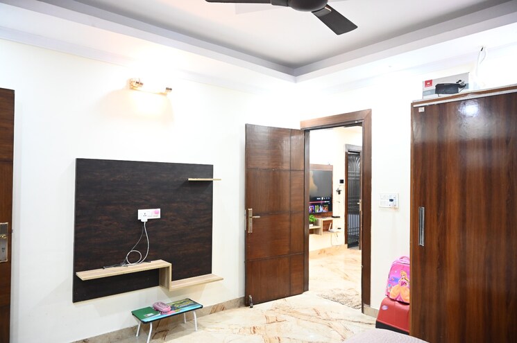Room, sector 89 3 Bedroom 250 Sq.Yd. Builder Floor In Sector 89 Faridabad 7867268