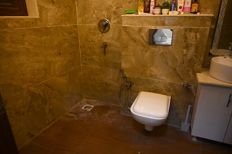 Attached Bathroom, sector 89 3 Bedroom 250 Sq.Yd. Builder Floor In Sector 89 Faridabad 7867268