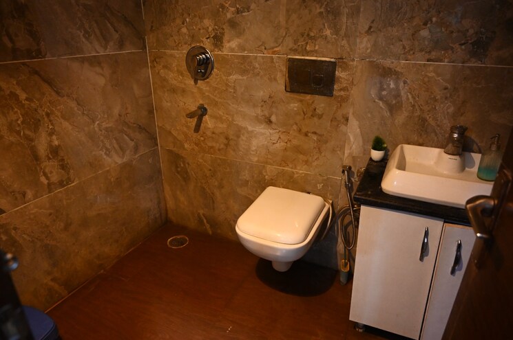 Bathroom, sector 89 3 Bedroom 250 Sq.Yd. Builder Floor In Sector 89 Faridabad 7867268
