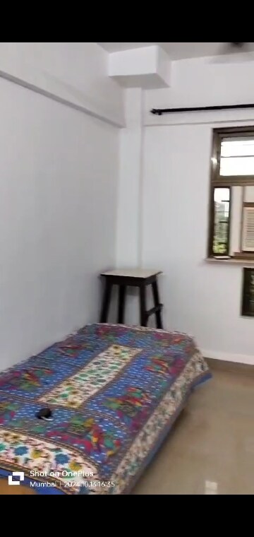 Bedroom in 1 BHK Apartment at Bandra West – for Rent