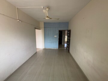 Room in 2 BHK Apartment at Sangli Miraj Road – for Rent