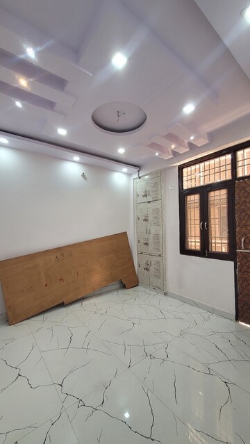 Bedroom in 3 BHK Builder Floor at Dilshad Colony – for Sale