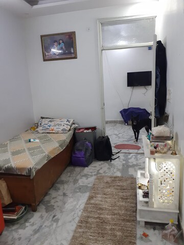 Master Bedroom in 2 BHK Builder Floor at Shastri Nagar – for Sale