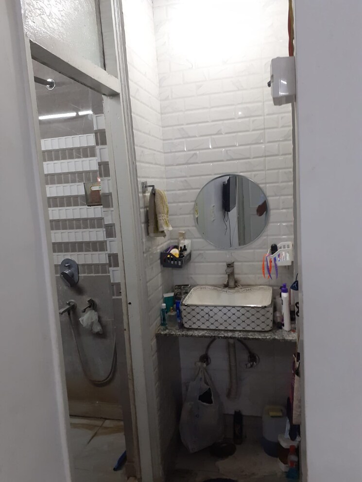 Bathroom, shastri nagar 2 Bedroom 450 Sq.Ft. Builder Floor In Shastri Nagar Delhi 7867421