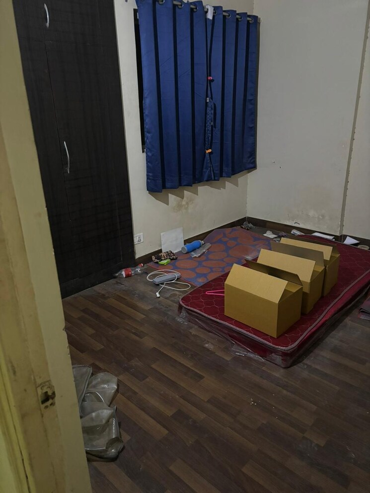 Bedroom, paras-tierea 2.5 Bedroom 1195 Sq.Ft. Apartment In Sector 137 Noida 7867561