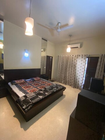 Bedroom in 4 BHK Builder Floor at Anand Vihar – for Sale