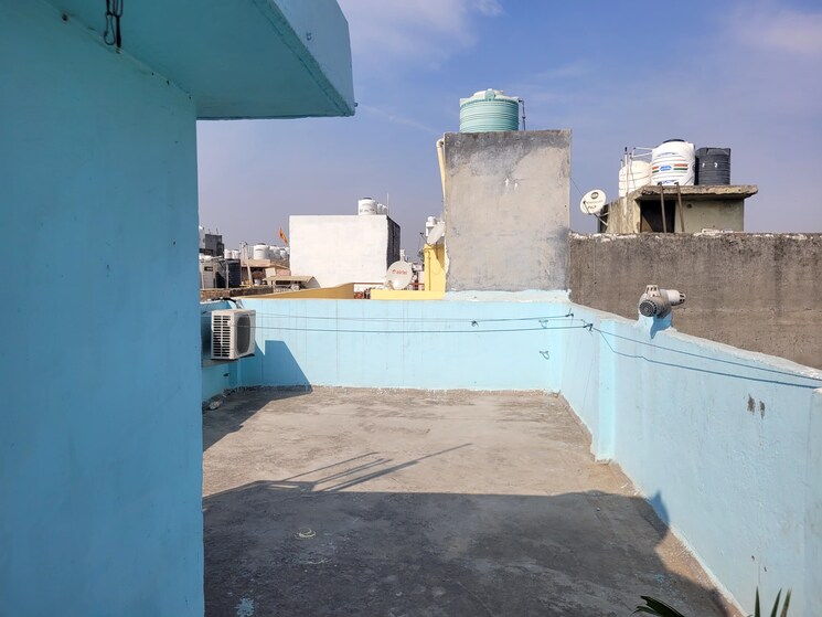 Swimming Pool, shastri nagar 2 Bedroom 460 Sq.Ft. Builder Floor In Shastri Nagar Delhi 7867626