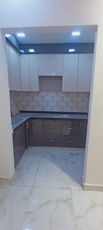Kitchen in 2.5 BHK Builder Floor at Shastri Nagar – for Sale