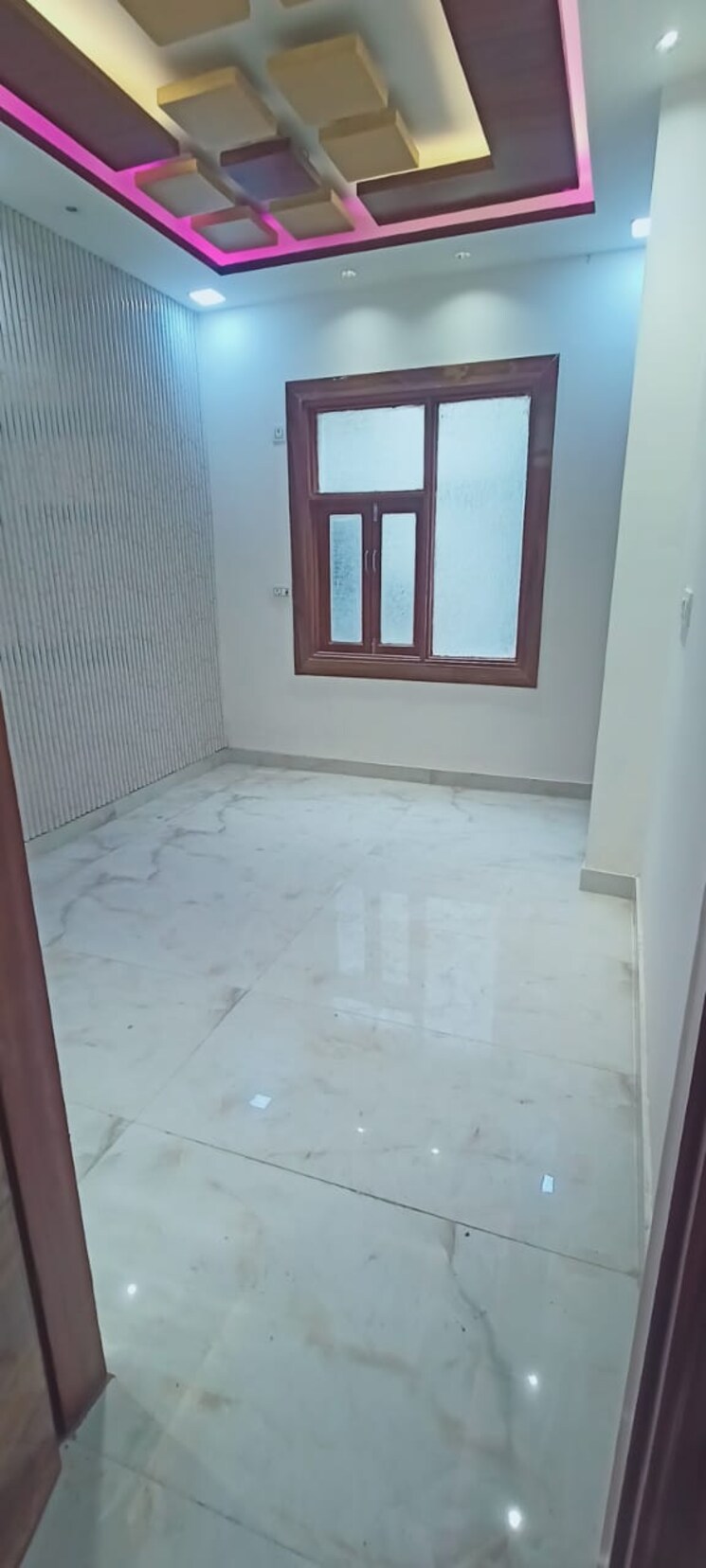 Room, shastri nagar 2.5 Bedroom 630 Sq.Ft. Builder Floor In Shastri Nagar Delhi 7867663
