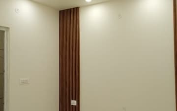 Shop For Sale in Mahavir Enclave 1
