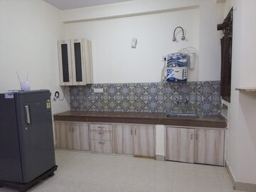 Kitchen in 1.5 BHK Builder Floor at Sector 40 – for Rent