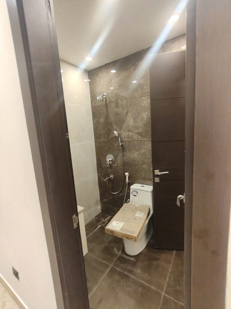 Bathroom, ansal-sushant-lok-i 3 Bedroom 280 Sq.Yd. Builder Floor In Sector 43 Gurgaon 7867899