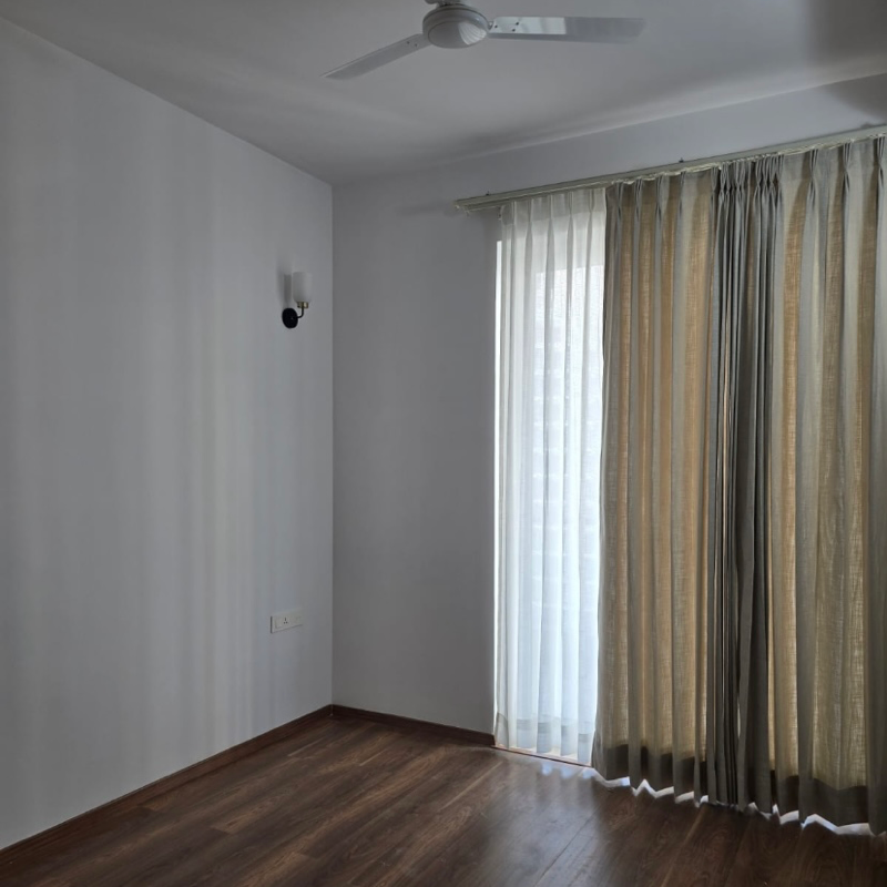 3 BHK + Pooja Room,Servant Room Apartment For Rent in Ireo The Corridors