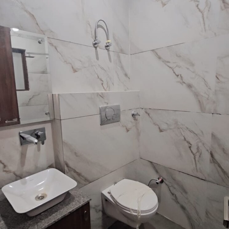 Bathroom, peer mucchalla 3 Bedroom 1290 Sq.Ft. Apartment In Peer Mucchalla Zirakpur 7868047