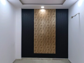Room in 2 BHK Builder Floor at Rohini Sector 6 – for Sale