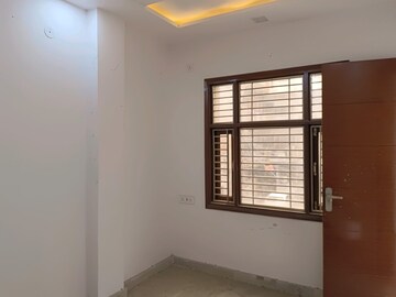 Room in 2 BHK Builder Floor at Rohini Sector 6 – for Sale