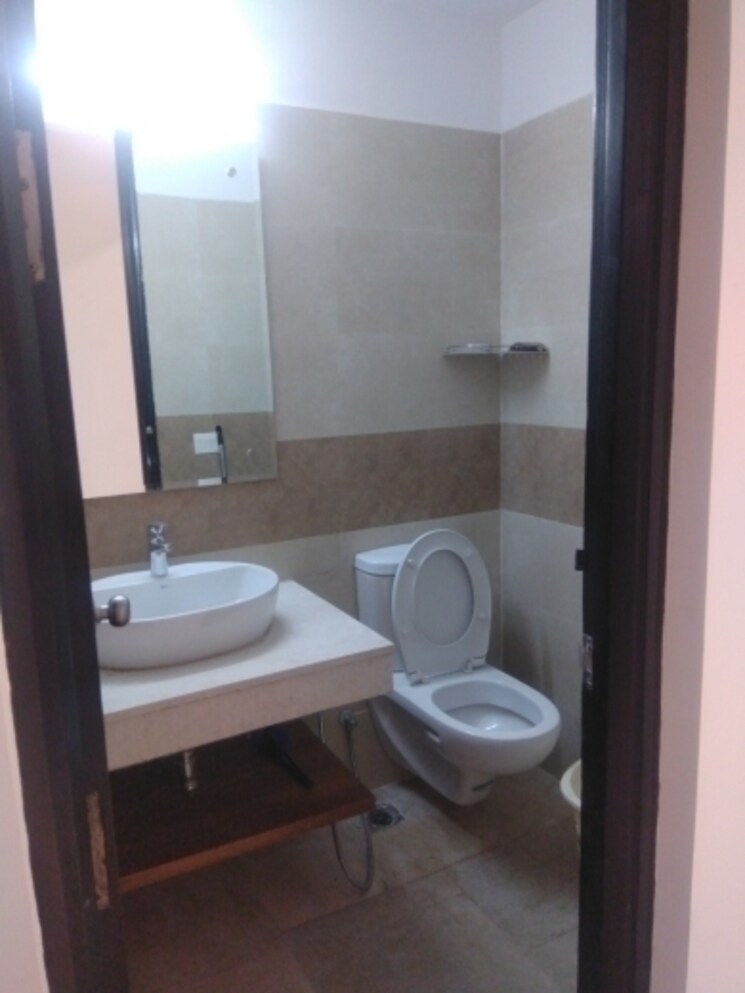 Bathroom, sector 11 dwarka 3 Bedroom 1600 Sq.Ft. Apartment In Sector 11 Dwarka Delhi 7868588