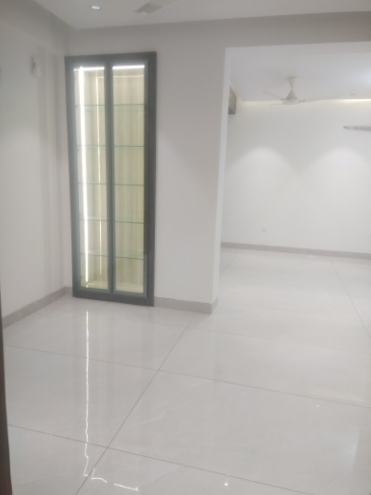 Room, sector 11 dwarka 3 Bedroom 1600 Sq.Ft. Apartment In Sector 11 Dwarka Delhi 7868588