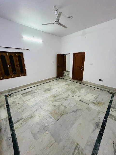 3.5 BHK + Servant Room,Study Room,Extra Room Independent House For Sale in Lda Mahanagar 